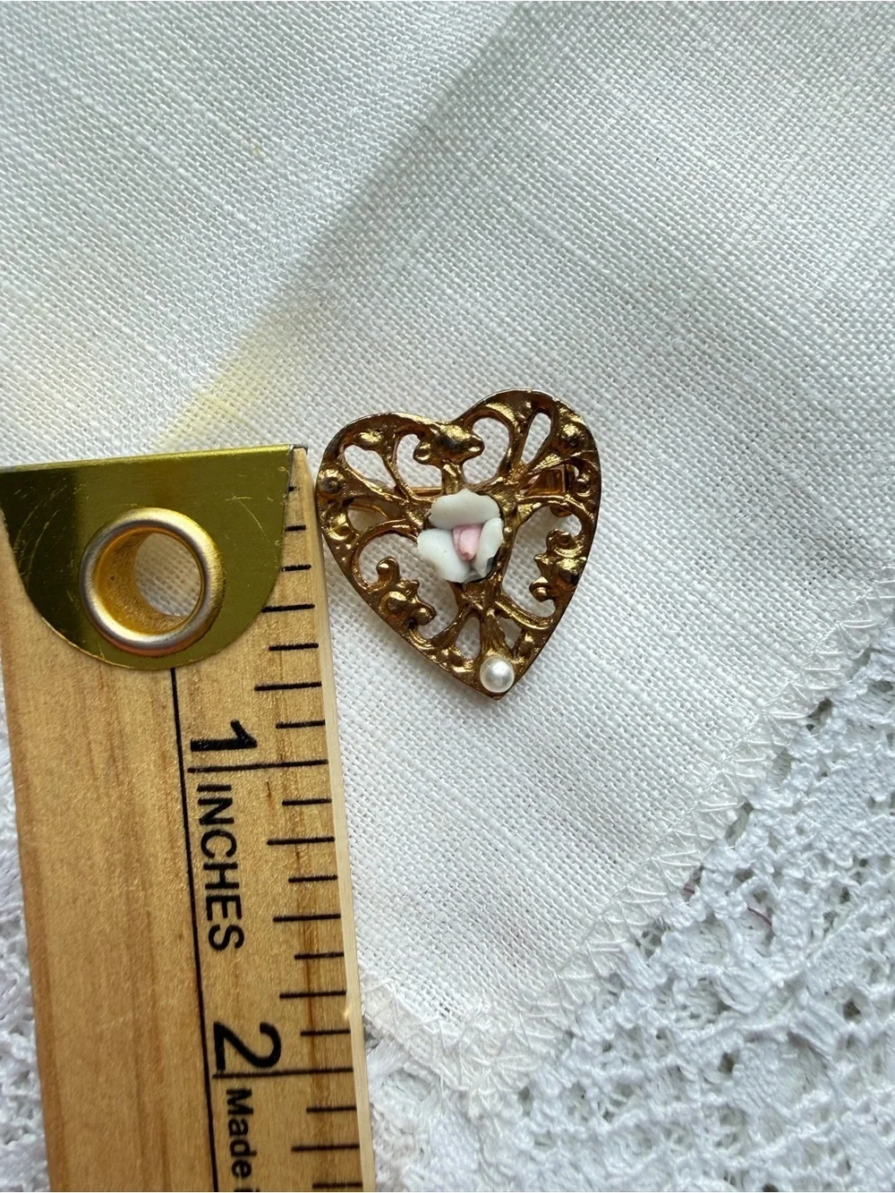 Vintage Gold Tone Filigree Heart Brooch Pink Rose Faux Pearl Romantic pin
